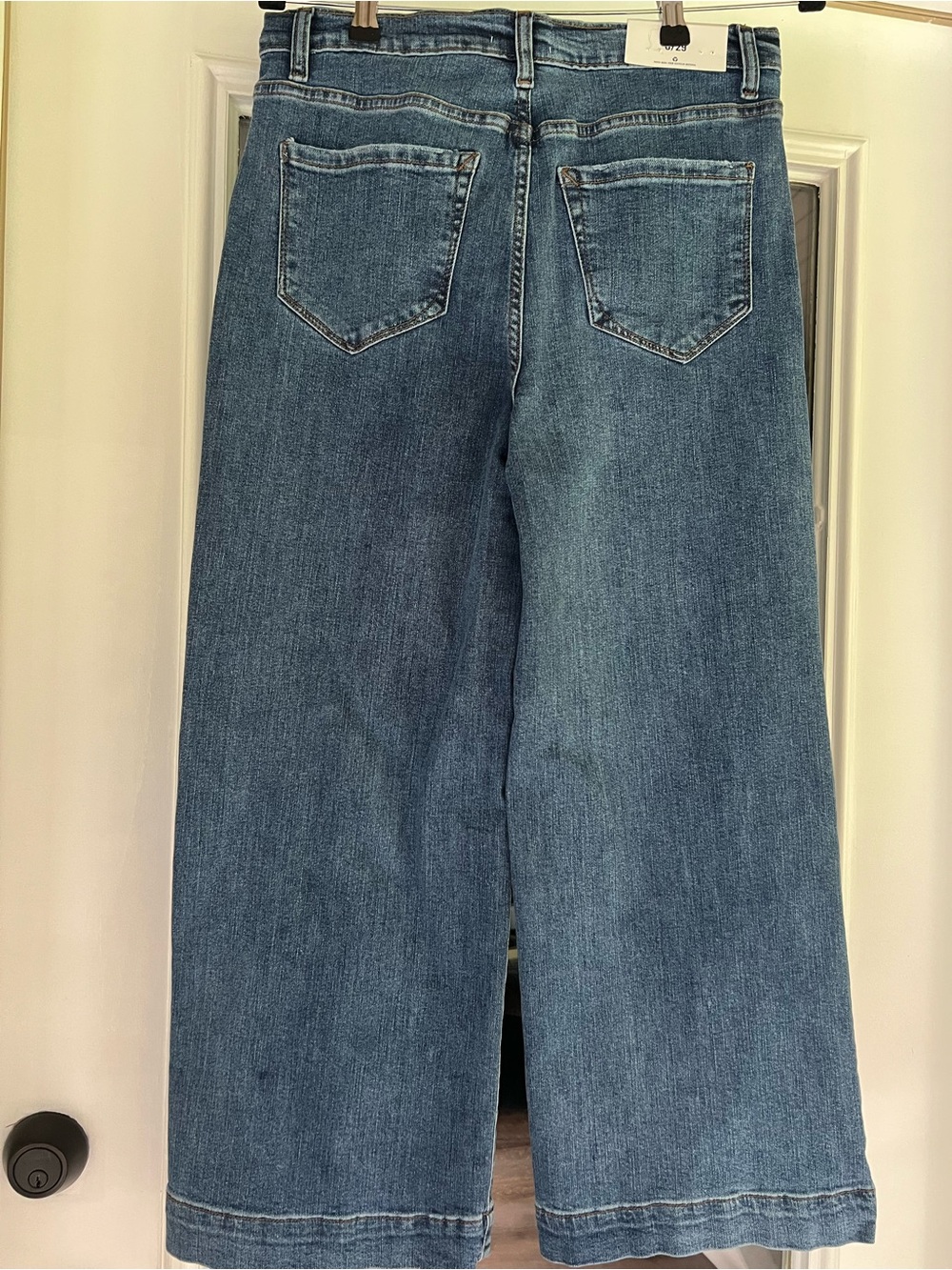 Kensie The High Rise Wide Leg Ankle Jeans in Medium Blue Denim - Picture 2 of 3